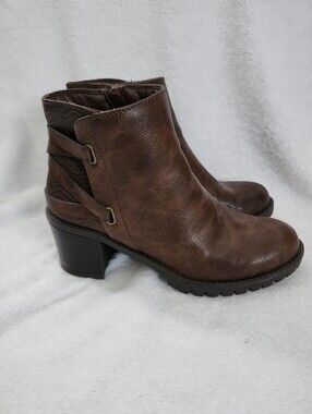 BARETRAPS Women's Henley Brown Lug Sole Booties Size 7.5